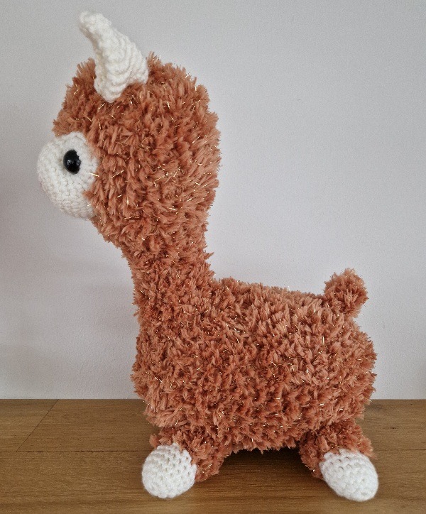 Alpaca knuffel bruin met glitter - Afbeelding 3